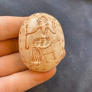 Splendide incisioni del re romano in pietra antica del Vicino Oriente, rari, eccellenti, adorabili amuleti con sigillo