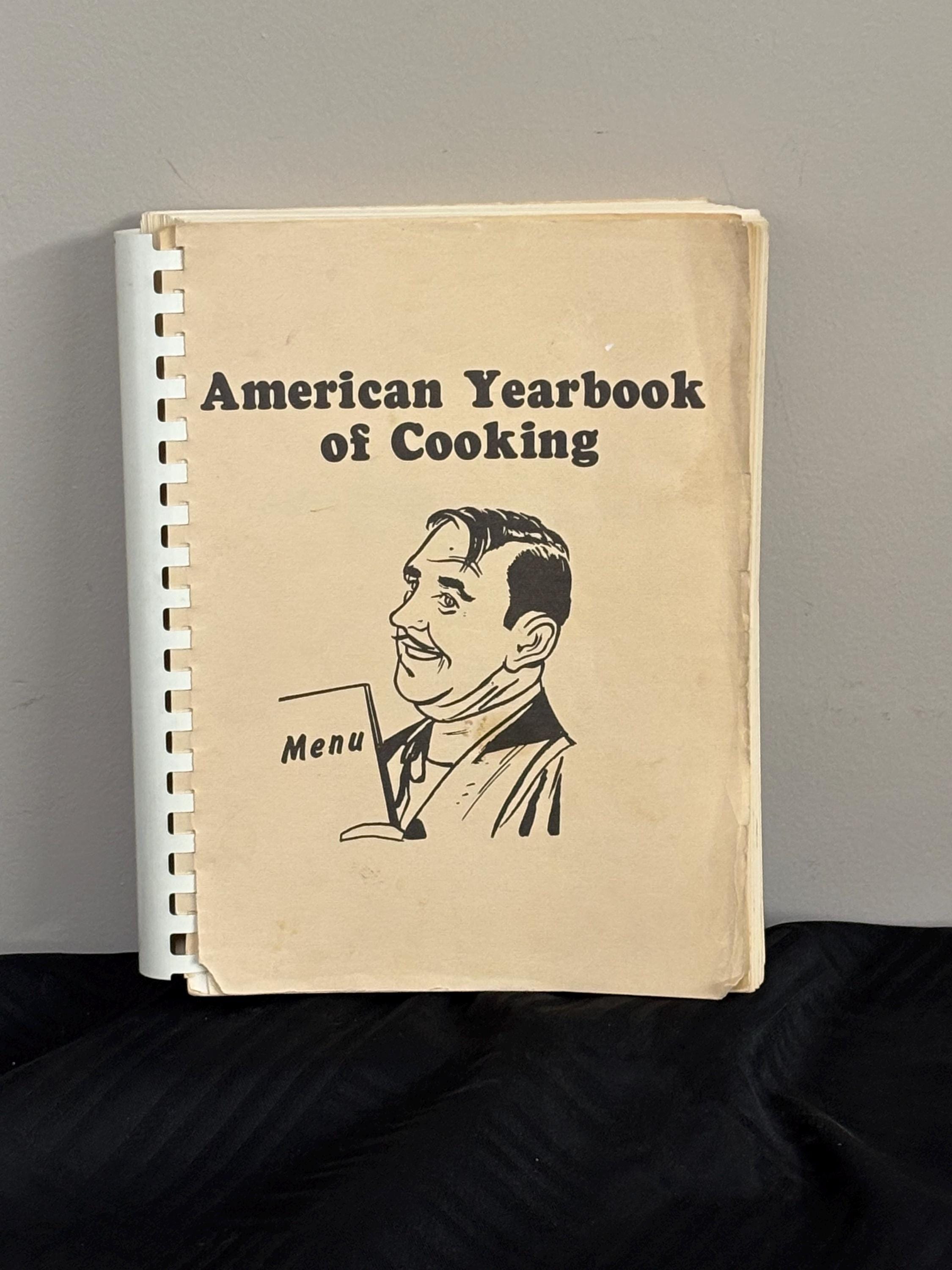 Hopeful Yet Dark WWII Illustration Analysis, image size:2250x3000