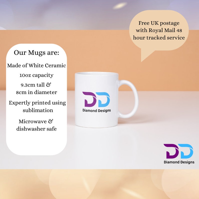 Puede incluir: Taza de cer&aacute;mica blanca con un logotipo "DD" azul y morado que dice "Diamond Designs". La taza mide 9,3 cm de alto y 8 cm de di&aacute;metro. Tiene una capacidad de 10 onzas y es apta para microondas y lavavajillas.