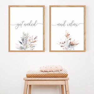 Juego de 2 impresiones para baño &quot;Desnúdate y relájate&quot;, arte de pared para baño, arte de baño floral botánico, impresiones minimalistas para baño, impresiones para baño