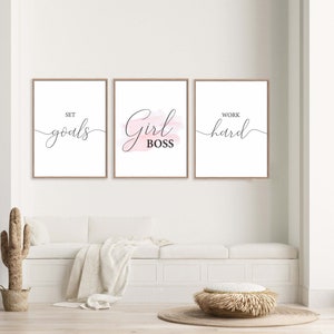chica jefa estableció objetivos trabajar duro arte de la pared de la oficina imprimible conjunto de 3, cartel sobre el escritorio, decoración del cubículo, cartel rosa de muy buen gusto, arte estético de la pared