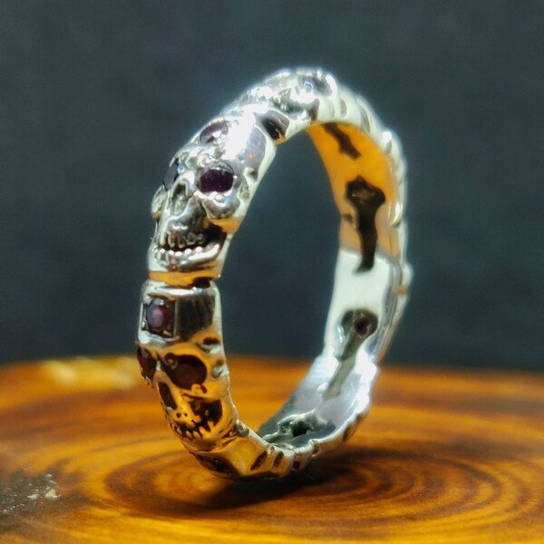 Skull Ring Band , Sterling Silver Ring Skull , Silver Vintage Skull Ring Gemstone Eyes , Skull Biker Ring Band