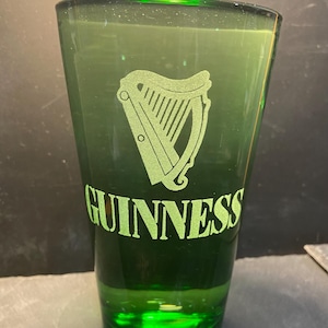 New Guinness Pint Glass 16 oz Vintage 1960’s Harp Logo