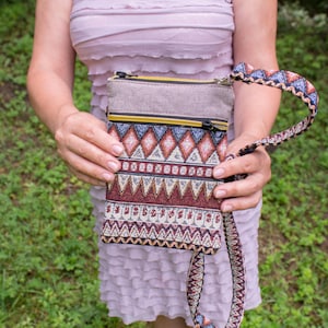 Petit sac à bandoulière hippie fait main pour téléphone portable, sac à main bohème festival, mini sac hobo de voyage pour femme, sac à bandoulière tapisserie élégant