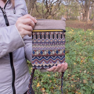 Beige Stoff Umhängetasche mit Gobelin Tasche, kleine Handy Geldbörse, Boho Mini Tasche für Frauen, Geschenk für Mutter oder Frau