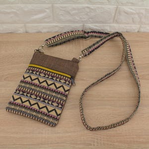 Small Boho Crossbody Bag, Tapestry Fabric Purse for Women and Teens, Cross Body Phone Bag with Adjustable Strap, Summer & Spring Gift Idea