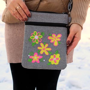 Petit sac à bandoulière brodé pour femme, sac à main bandoulière gris brodé avec fermetures à glissière