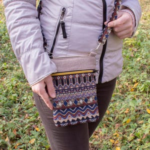 Sac bohème croisé pour téléphone, petit sac à main bandoulière en tissu avec bandoulière réglable en tapisserie, sac à main hippie fait main, mini sac hobo de voyage