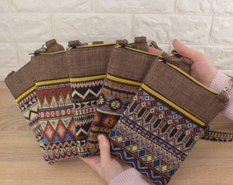 Crossbodytas met wandtapijt en telefoonvak: geborduurde boho-tas