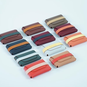 Handgemaakte leren kaarthouder, minimalistische leren portemonnee, slanke leren portemonnee, gepersonaliseerde portemonnee