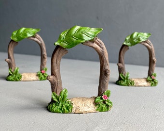 GARDEN ARCHWAY with LEAF | Garden Ornament | Polyresin Figurines | Terrarium Supplies | Stunning Ornaments