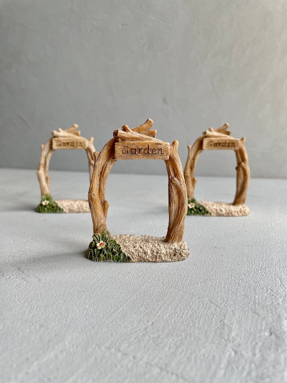 GARDEN ARCHWAY DECORATION | Garden Ornament | Polyresin Figurines | Terrarium Supplies | Stunning Ornaments