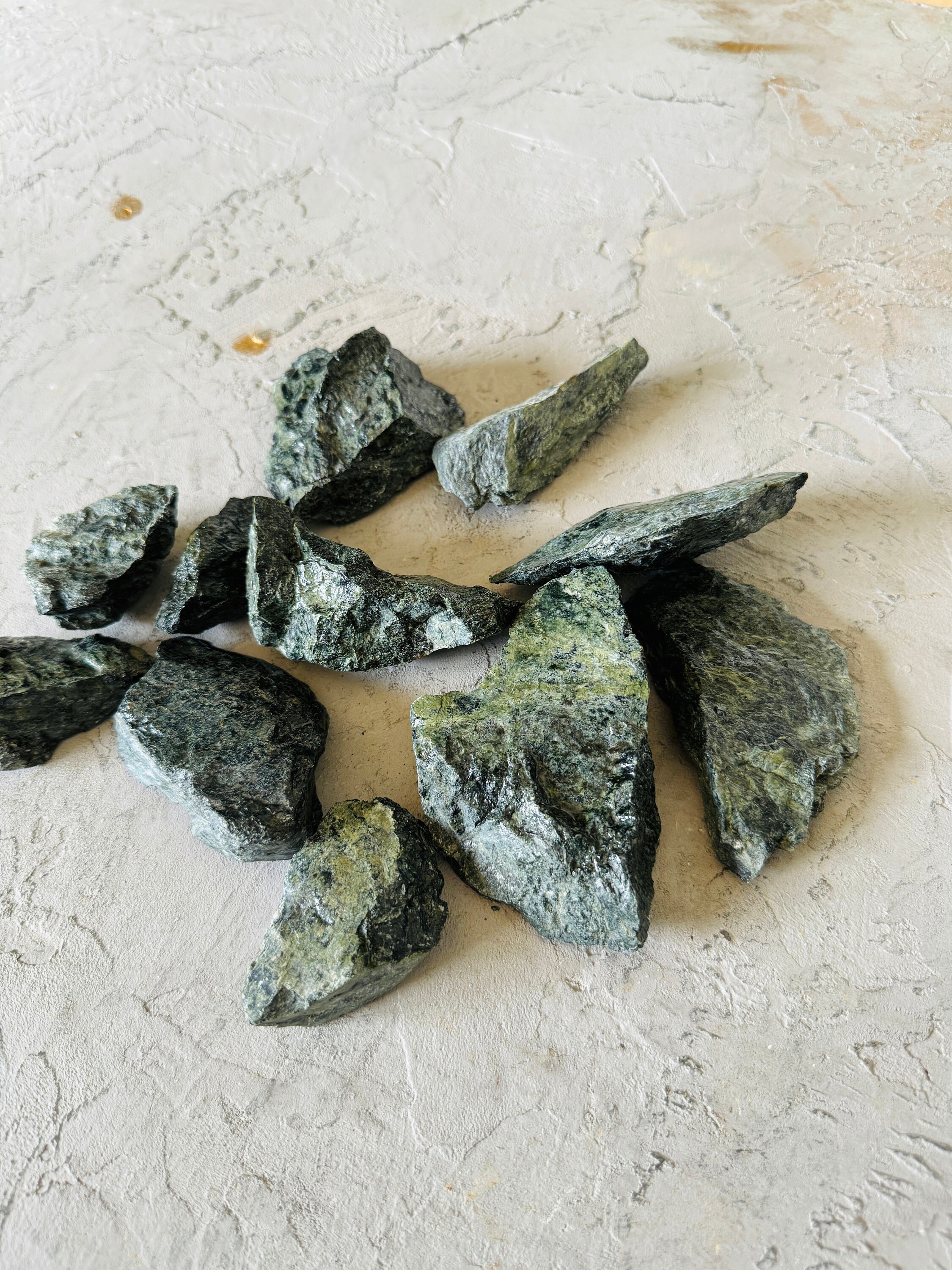 High Quality Rocks PREMIUM Forest GREEN Welsh ROCKS | High Quality Green Mini Rocks ...