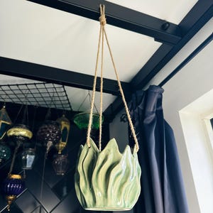 HANGING GLAZED POT | Glazed Clay Pot With Natural Hanging Thread | Stylish Design | Stunning Planter | Earthenware | Botanical Leafy Style bild 2