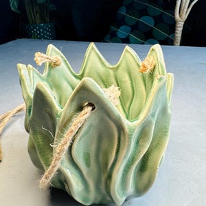 HANGING GLAZED POT | Glazed Clay Pot With Natural Hanging Thread | Stylish Design | Stunning Planter | Earthenware | Botanical Leafy Style bild 4