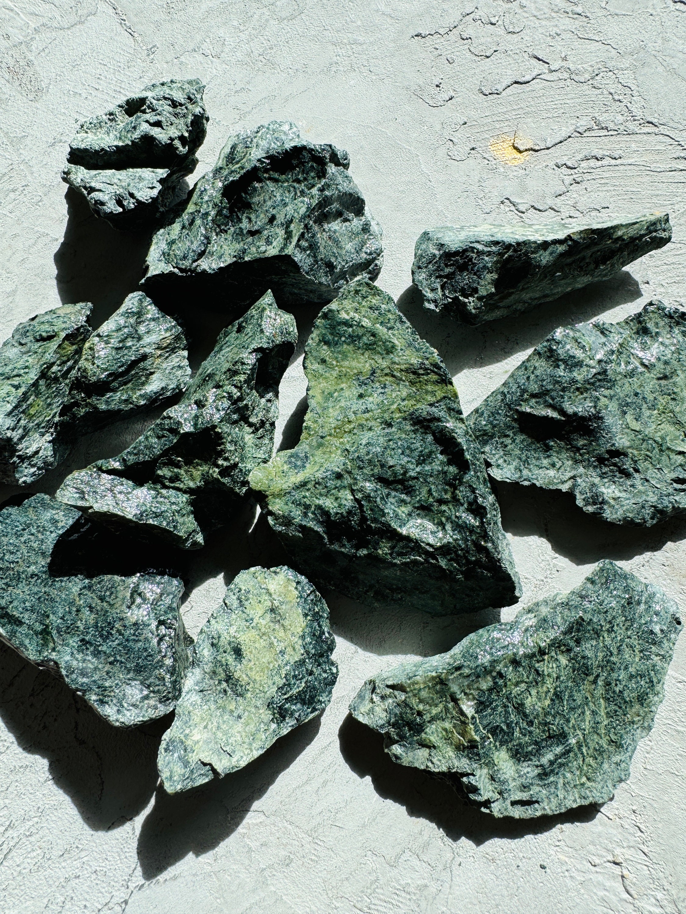 High Quality Rocks PREMIUM Forest GREEN Welsh ROCKS | High Quality Green Mini Rocks ...