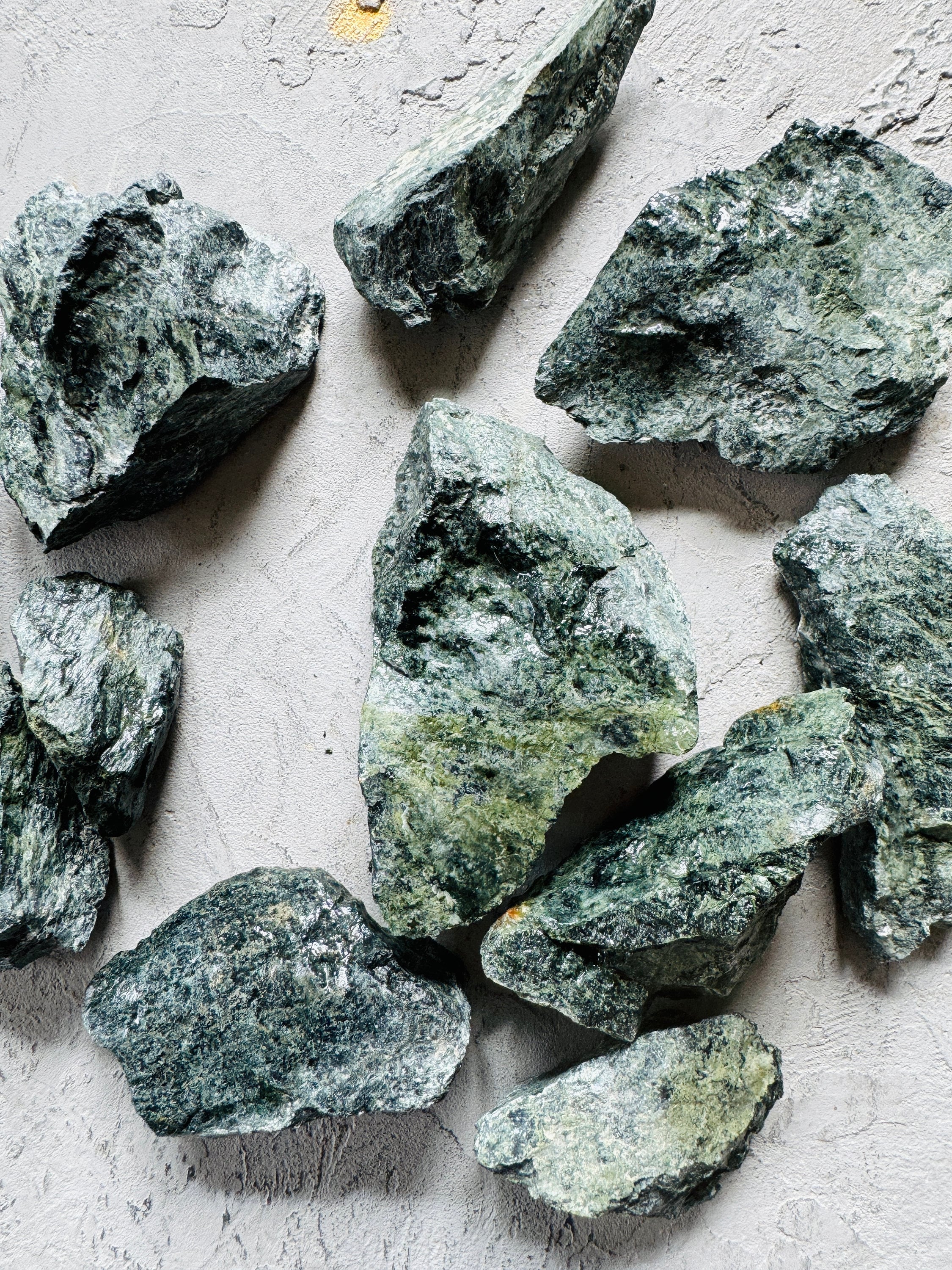 High Quality Rocks PREMIUM Forest GREEN Welsh ROCKS | High Quality Green Mini Rocks ...