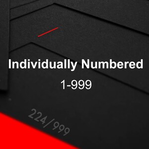 Może przedstawiać: Czarna i czerwona karta z tekstem "Numerowane indywidualnie 1-999" i "224/999".