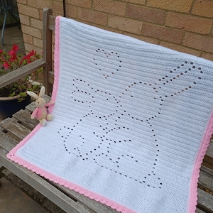 Bunny love blanket crochet pattern, baby blanket pattern, filet crochet blanket, easy baby blanket ideas, bunny crochet blanket pattern