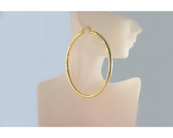 Grandes créoles en or 14 carats | Créoles en or texturé taille diamant de 3 pouces