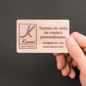 Cartes de visite en bois personnalisées