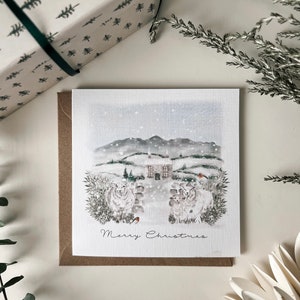 Bergen en schapen kerstkaart boerderij, landschap (Ierse Ierse bergen)