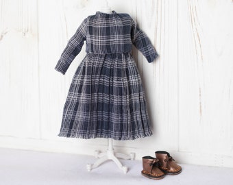 Blythe navy blue outfit, navy blue dress for Blythe with small white checkered patterns