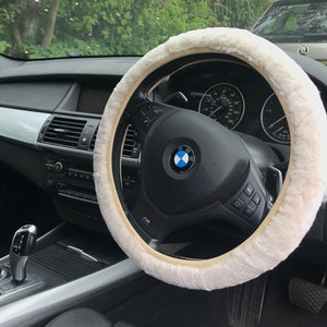 Sheepskin Steering Wheel Cover - Expandable Universal Fitting - Nordvek 108-100