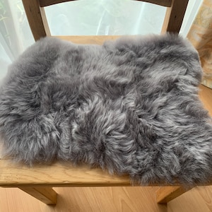 Genuine Icelandic Sheepskin Seat Pad - Chair Cushion Cover - Natural Shape 35x42cm - Long Hair Icelandic Sheepskin - Nordvek # 9020-100