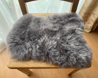 Genuine Icelandic Sheepskin Seat Pad - Chair Cushion Cover - Natural Shape 35x42cm - Long Hair Icelandic Sheepskin - Nordvek # 9020-100