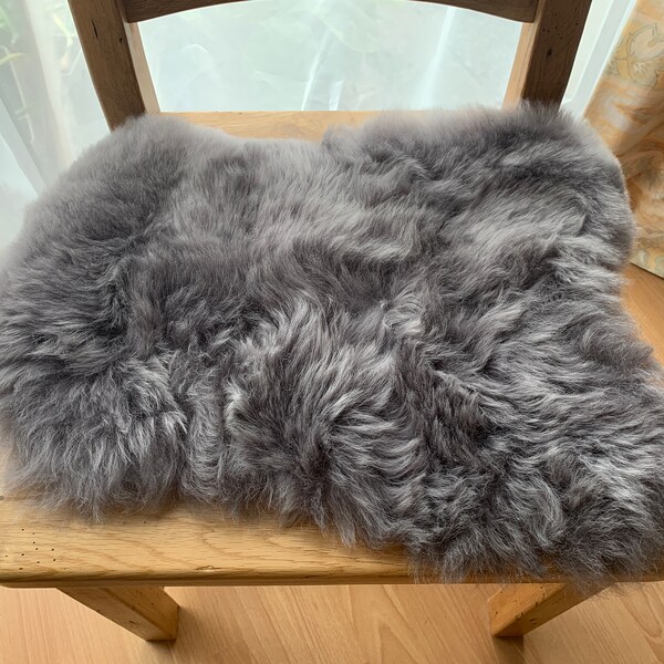 Genuine Icelandic Sheepskin Seat Pad - Chair Cushion Cover - Natural Shape 35x42cm - Long Hair Icelandic Sheepskin - Nordvek # 9020-100