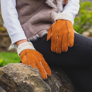 レディースシープスキン冬用手袋：クラシックスエードレザー手袋