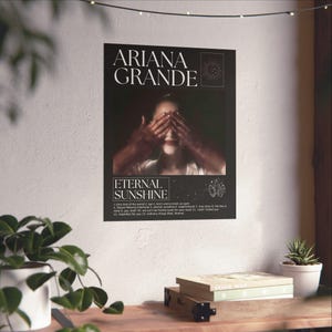 PÔSTER FÍSICO Ariana Grande Eternal Sunshine Matte, Impressão Vertical para Decoração de Casa, Ideia de Presente para Arte de Parede, Pôster Minimalista Grande para Decoração de Quarto