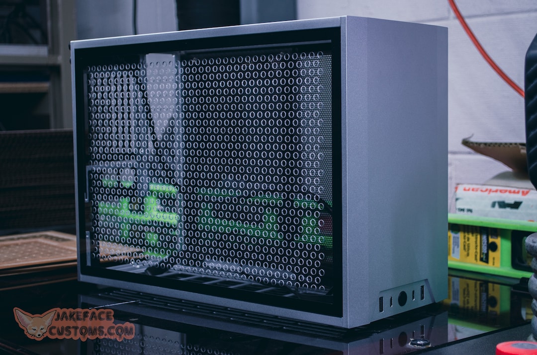 NCASE M1 EVO M2およびM3カスタムベントサイドパネル - Etsy 日本