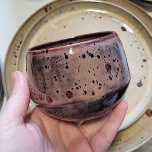 Handmade ceramic tumbler "Leo" 300 ml – handleless mug, high-gloss speckled glaze, wheel-thrown stoneware, made in Germany