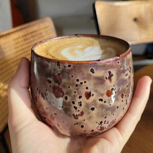 Handmade ceramic tumbler "Leo" 300 ml – handleless mug, high-gloss speckled glaze, wheel-thrown stoneware, made in Germany