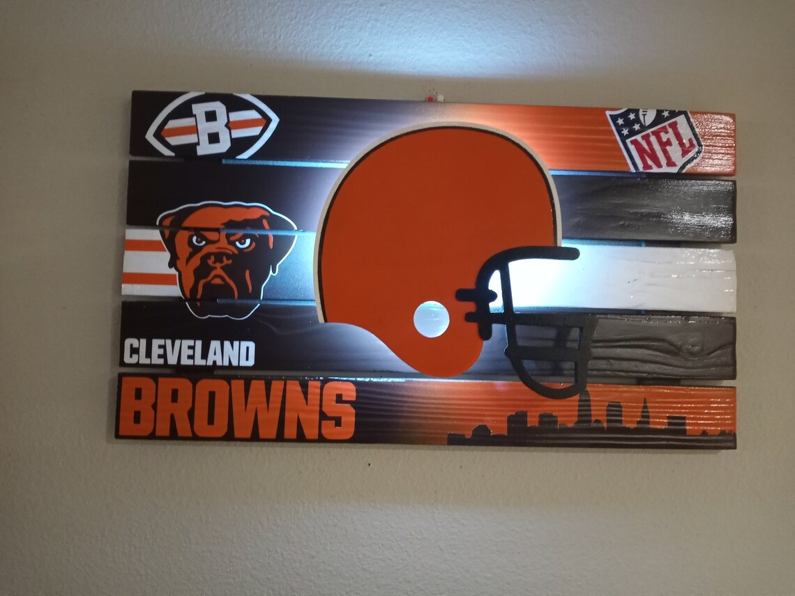 Cleveland Browns Wooden Helmet LED Man Cave sign Wall