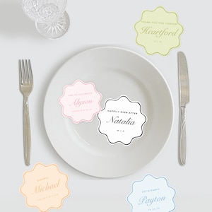 Printed Wavy Wedding Place Cards | Scalloped Name Place Cards | Trendy Bridal Shower Place Cards | Dinner Party Place Cards