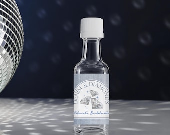 Denim and Diamonds Bachelorette Mini Spirituosenflaschenetiketten | Denim Junggesellinnenabschied Dekorationen | Land Bachelorette Gastgeschenke