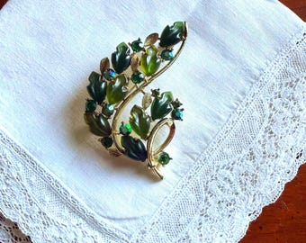 Vintage LISNER Brooch with molded green leaves and green rhinestones, 1960s