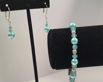 Pulsera y pendientes a juego