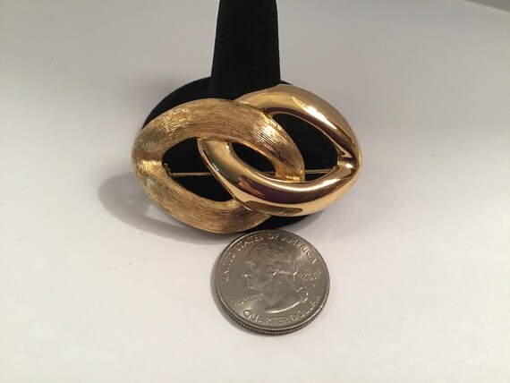 Napier gold tone pin, Vintage, shiny and Matt gold tone finish View 3