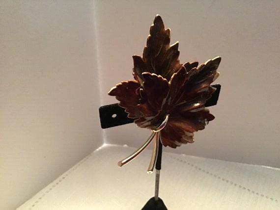 VTG Coro Pin, Double Leaves, Enameled Brown Color… - image 4