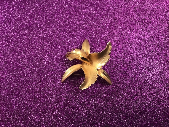 Vintage iris brooch
