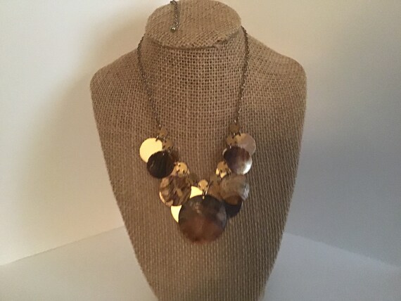 Multi gold tone shell necklace - image 1
