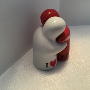 Hug Salt and Pepper Shaker — Curve ID
