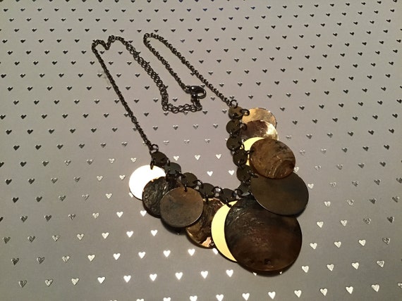Multi gold tone shell necklace - image 4