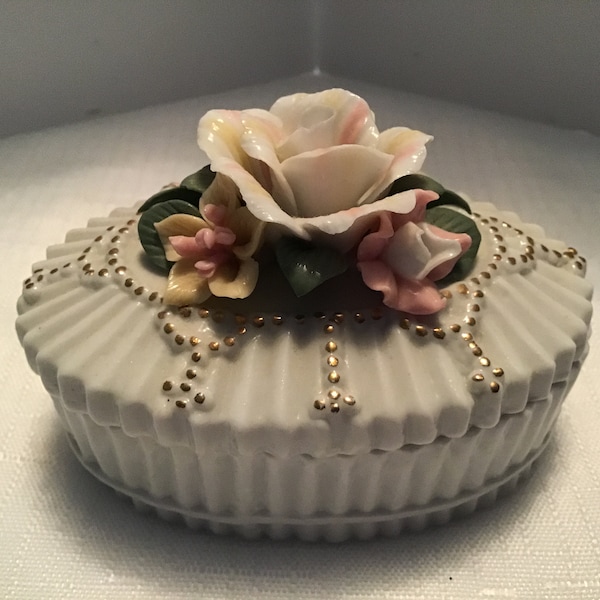 Porcelain Trinket Box, Flowered Top, Jewelry Holder, Knick Knack, White Porcelain, Gold Gilding, 3 1/3” long