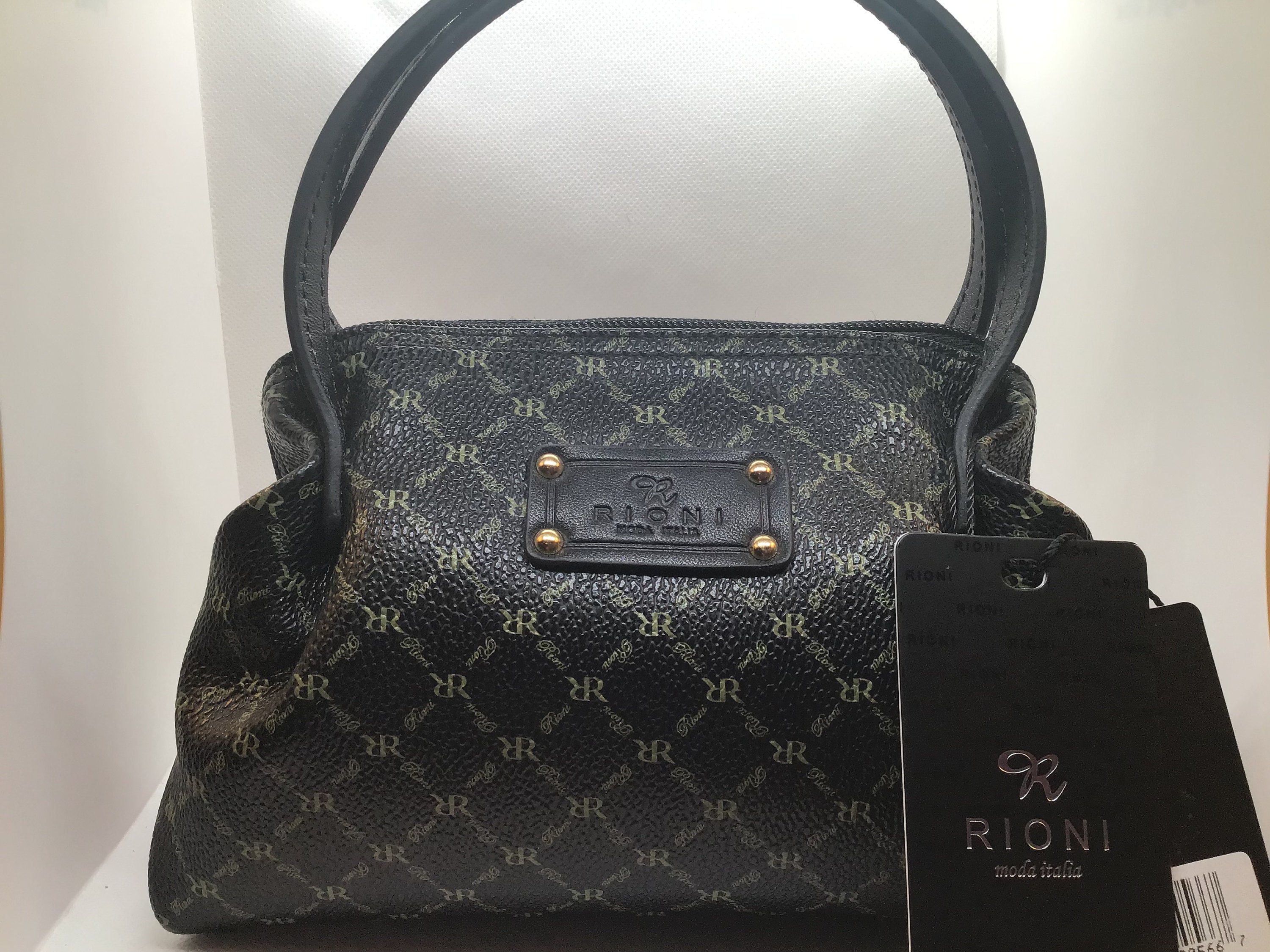 Rioni fanny hotsell pack