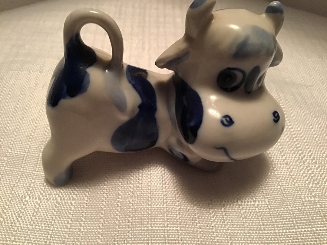 enesco-blue-and-white-cow-made-in-korea-vintage-collectible-shelf